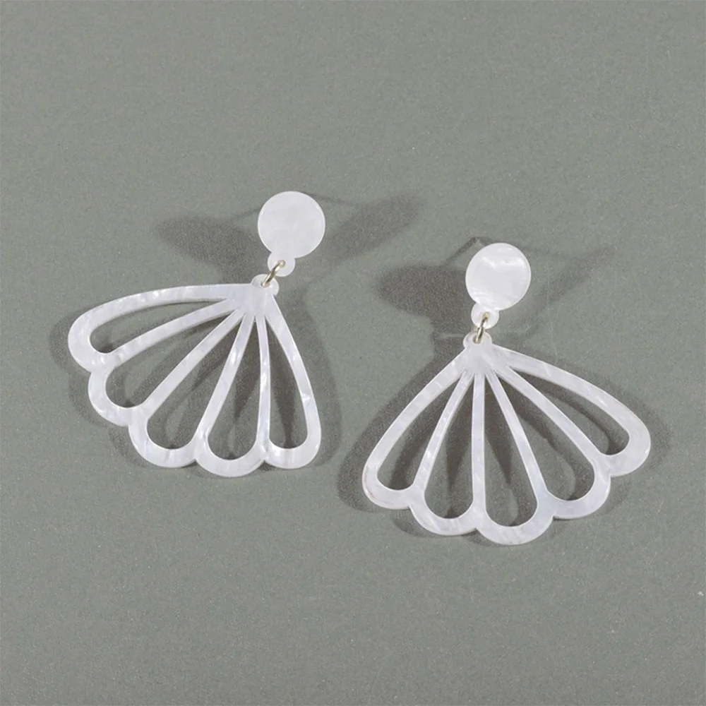 *ZELDA* White Shell Design Fashion Dangle Earrings
